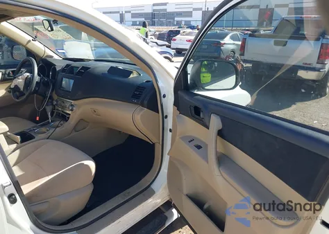 2012 Toyota Highlander Base V6 из США, поврежденный, VIN 5TDZK3EH3CS061748